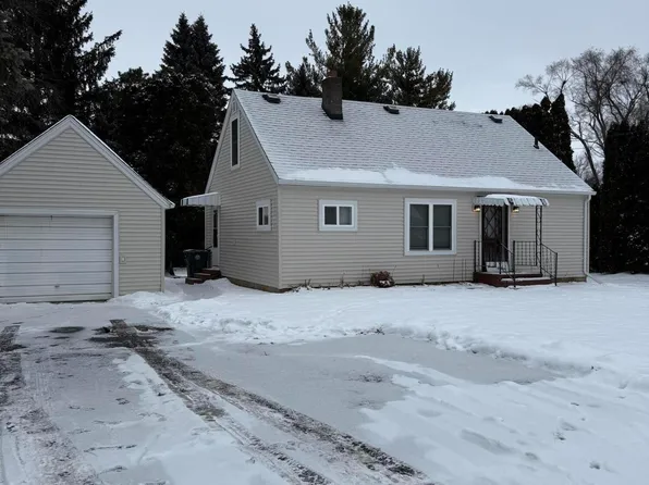 1304 Wolf Ct, East Lansing, MI 48823