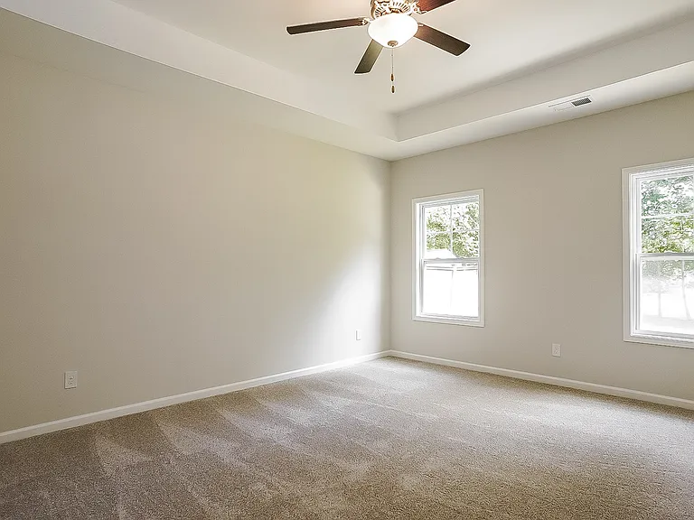224 Bainbridge Dr — Photo 9