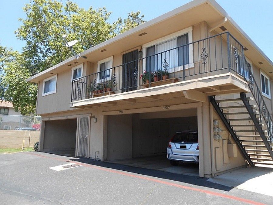 2nd image of 32031 Paseo Carolina