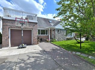 212-20 86th Ave, Queens Village, NY 11427