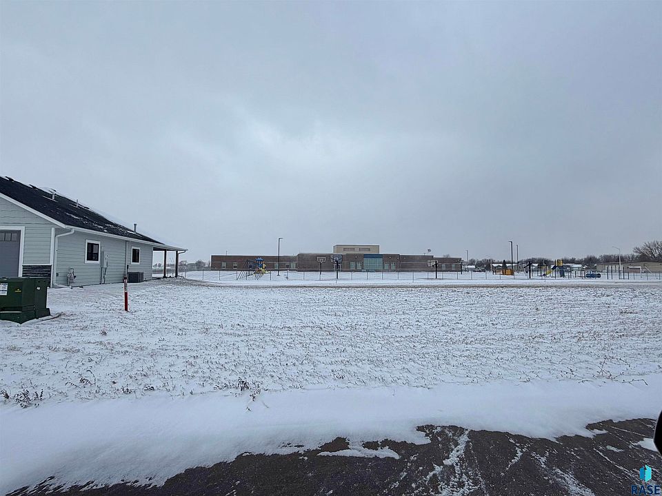 1st image of 805 S Limestone Ave