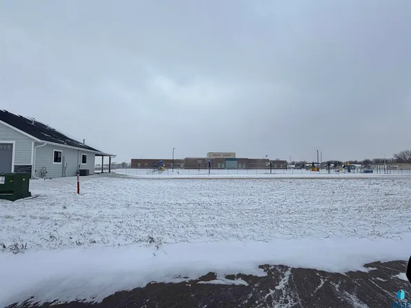 805 S Limestone Ave, Tea, SD 57064