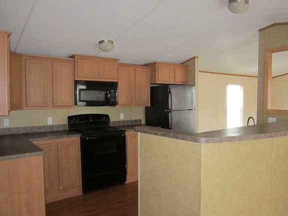 3rd image of 144 Coral Ln