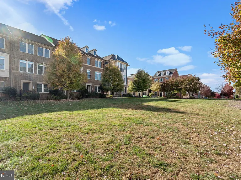 412 Blue Flax Pl — Photo 36