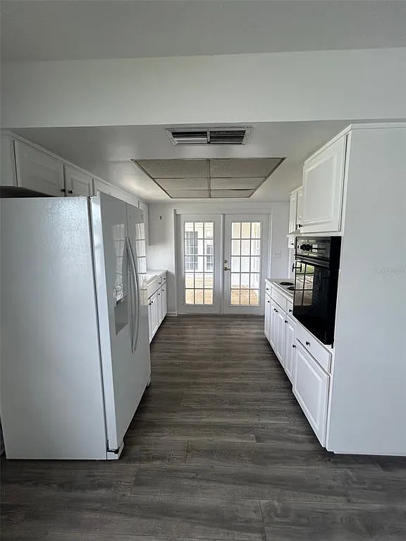 3 bed, 2.0 bath, 1295 sqft, $1,995 — Photo 3