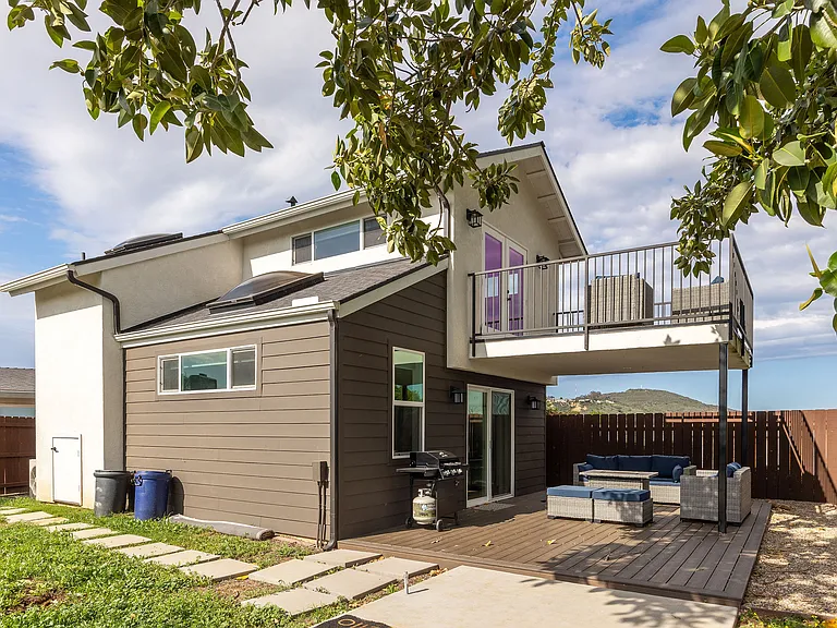 2852 Wyandotte Ave — Photo 20