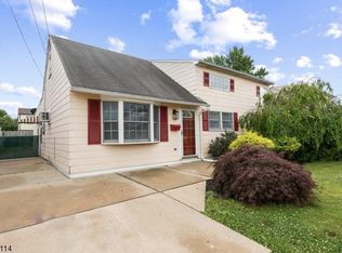 59 Laurel St, Carteret, NJ 07008