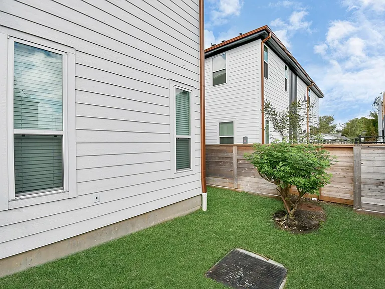 829 N Emile St — Photo 43