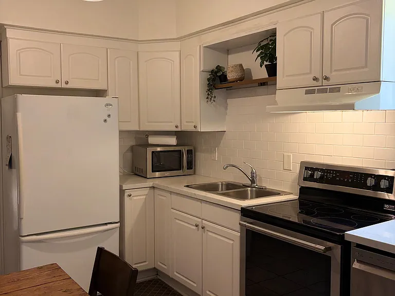 108 Springhurst Ave — Photo 12