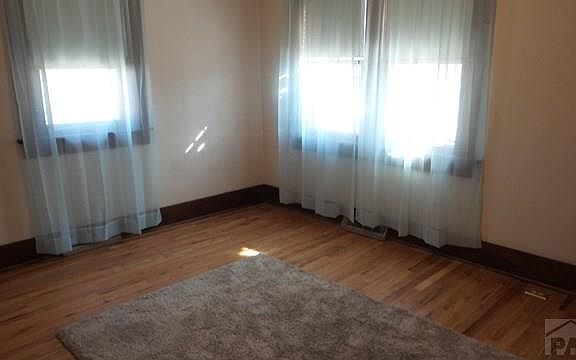 4th image of 335 Davis Ave