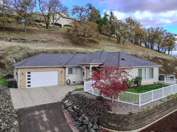 2537 NW Troost St, Roseburg, OR 97471