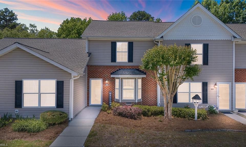 1st image of 302 Carrington Ln