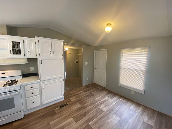 4th image of 3232 S Clifton Ave Lot 291