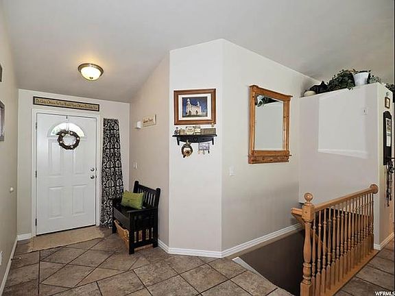 4th image of 222 S River Bend Ct