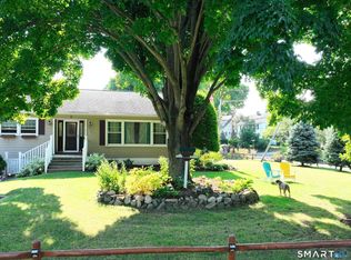 2 Old Well Ct, Norwalk, CT 06855
