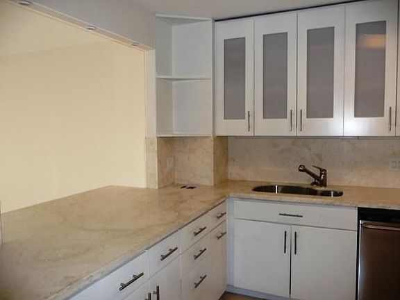 3rd image of 3 Grove Isle Dr APT 908