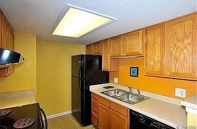 2 bed, 904 sqft, $1,750 — Photo 2
