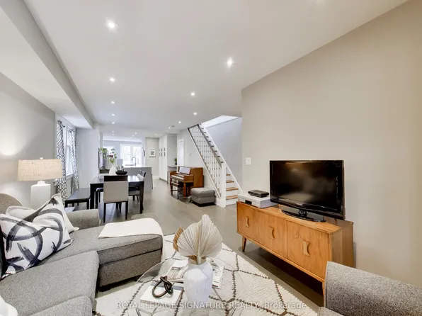 259 Torrens Ave, Toronto, ON M4J 2P6
