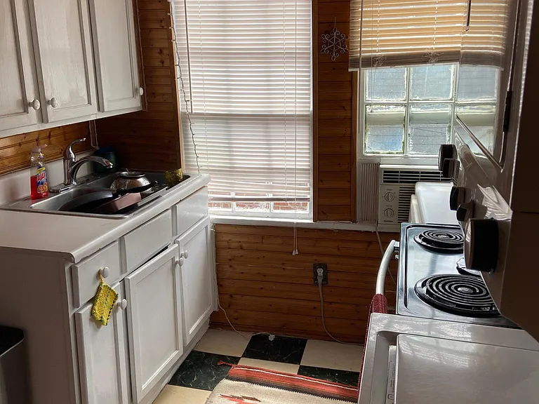 6 Trapman St #B — Photo 5