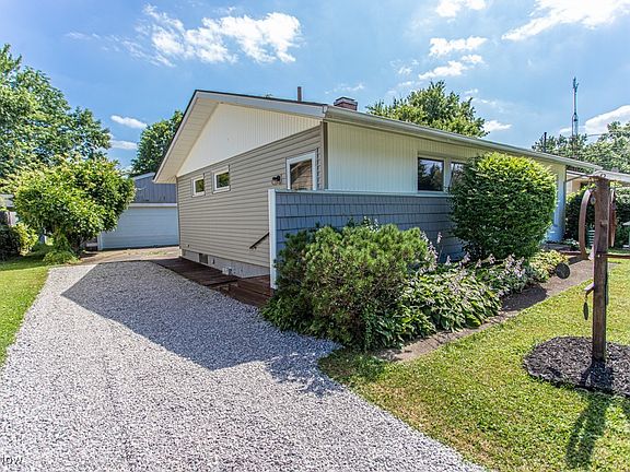 4th image of 2325 Stewart Dr NW