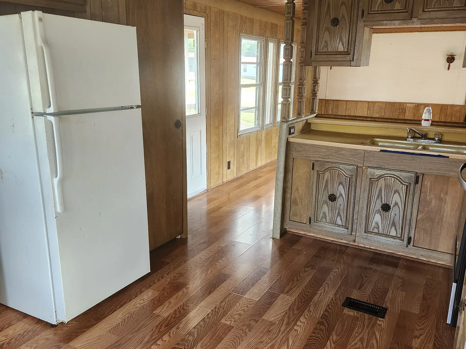 2 bed, 1000 sqft, $650 — Photo 4