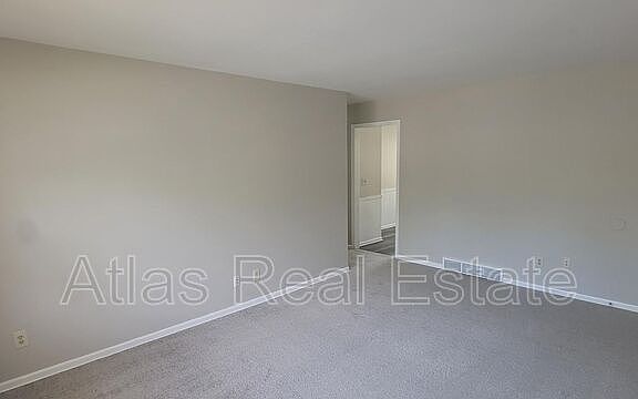 3rd image of 8426 Travis Ln