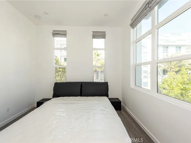 2208 Synergy — Photo 12