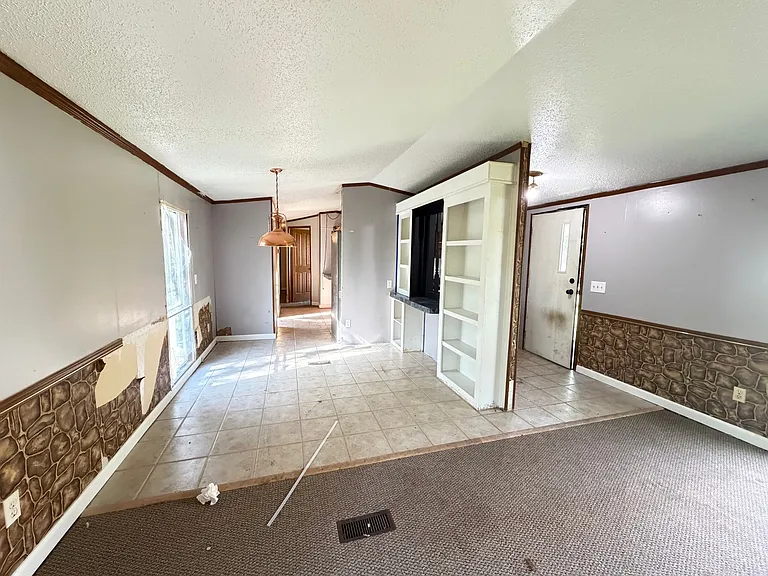 183 Ainsley Ave — Photo 5