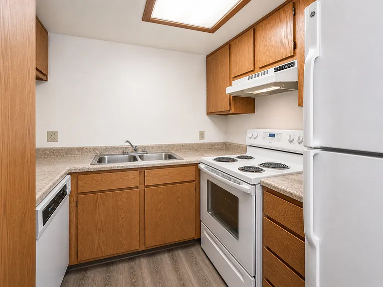 Willow Creek Apartments — Photo 40