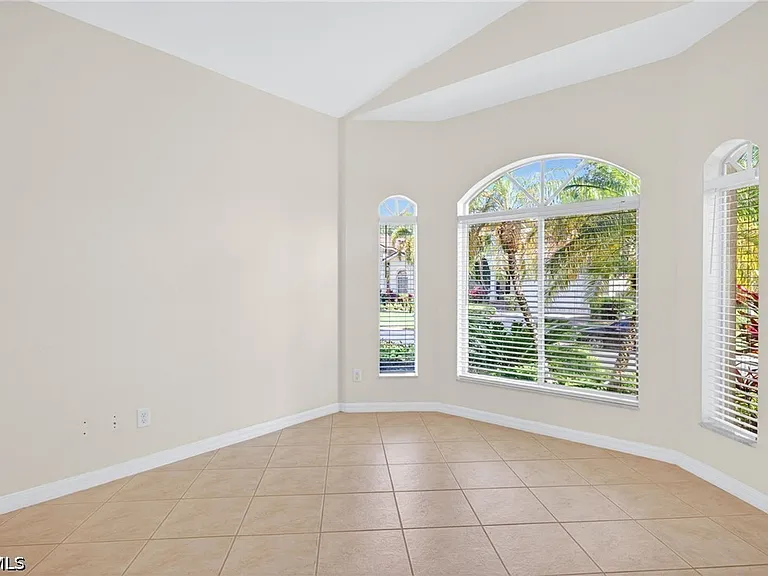 8369 Sumner Ave — Photo 26