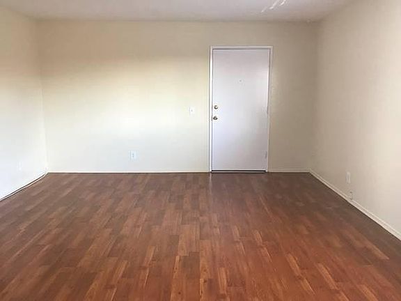 4th image of 210 Hamlet St APT 301