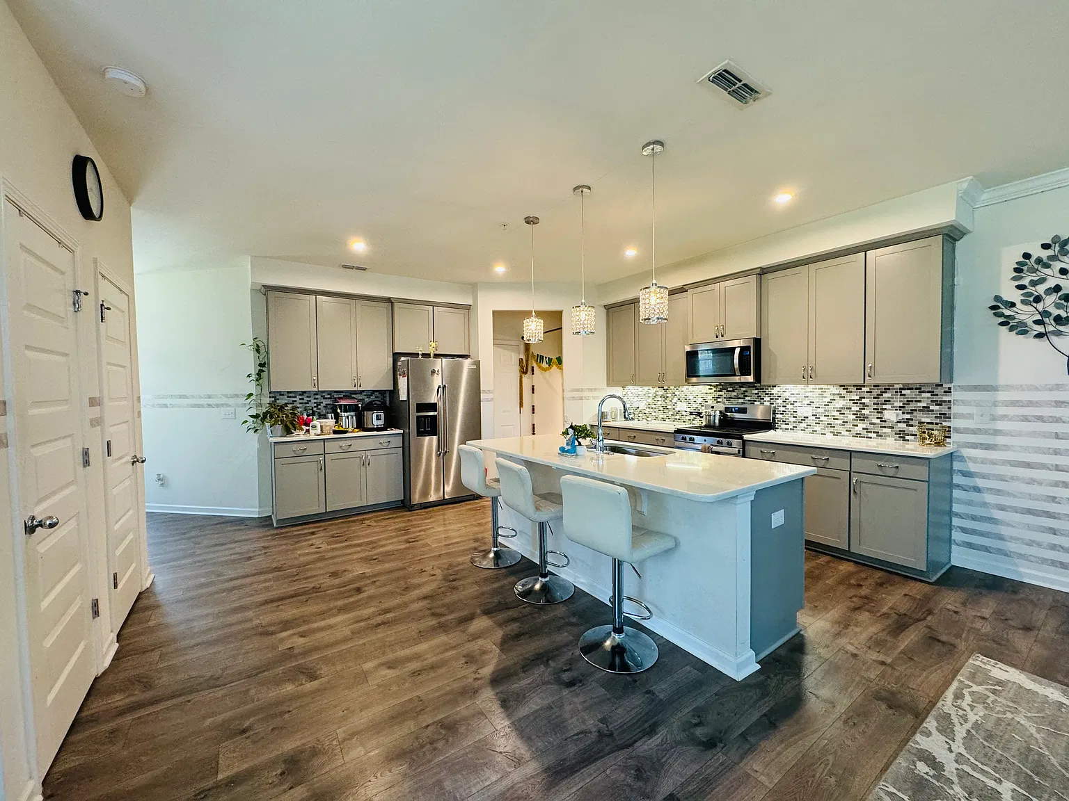 1017 Urbana Dr — Photo 4