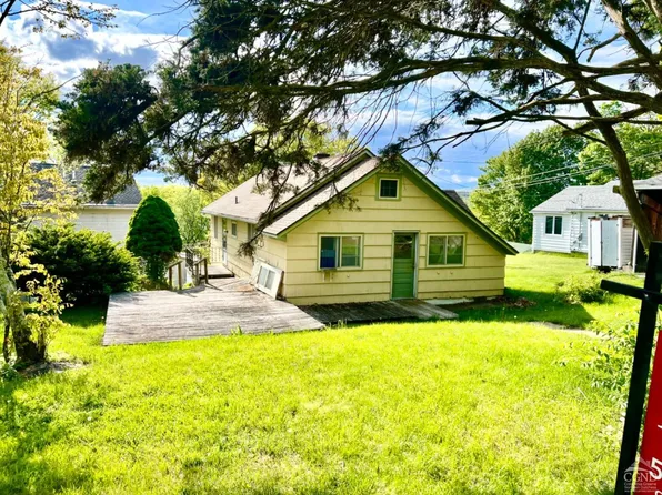 33 Chapel Drive, Valatie, NY 12184