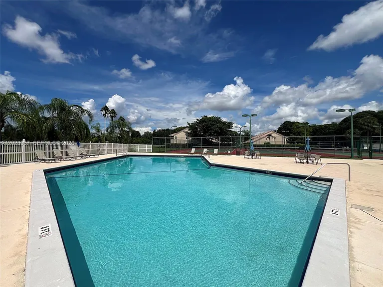 16373 Malibu Dr #51 — Photo 57