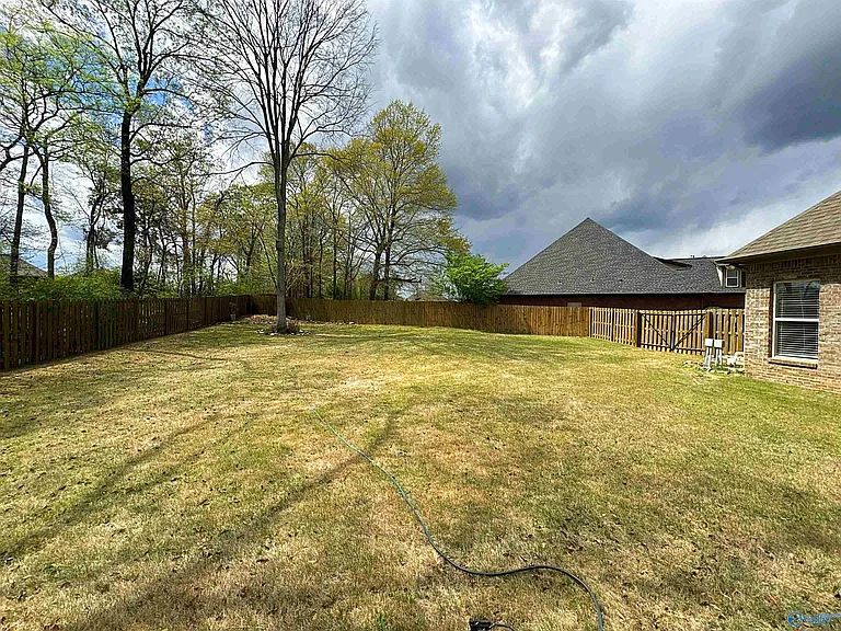 126 Windridge Way SW — Photo 41