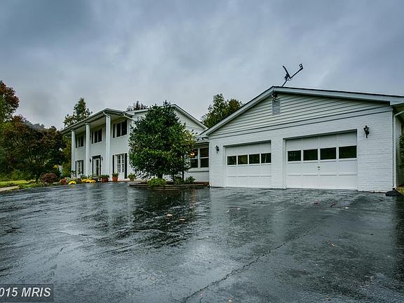 2nd image of 7454 Woodhaven Dr