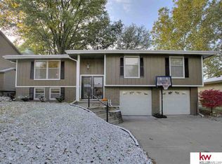 13613 Arbor St, Omaha, NE 68144