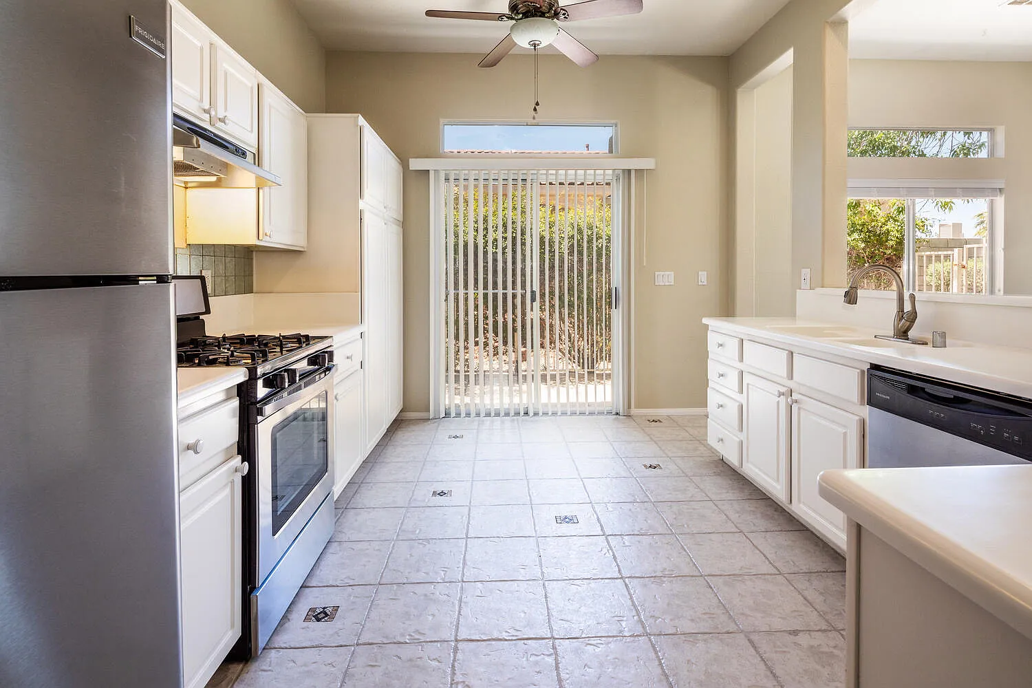 2 bed, 1500 sqft, $2,250 — Photo 2