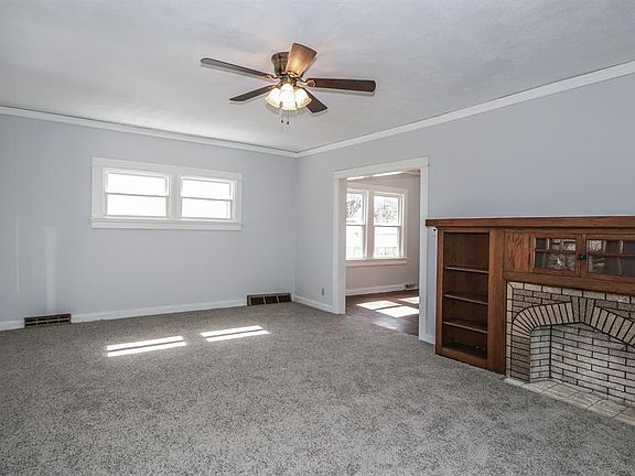 3rd image of 1559 Emmons Ave