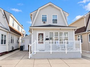 17 N Buffalo Ave, Ventnor, NJ 08406