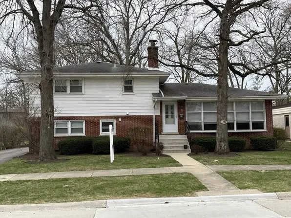 1690 Edgewood Rd, Highland Park, IL 60035