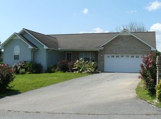 213 Henley St, Tazewell, TN 37879