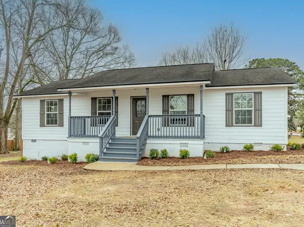 37 Coweta St, Senoia, GA 30276