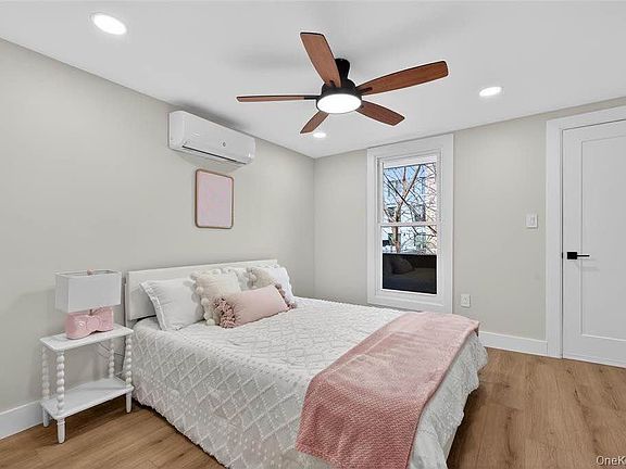 2nd image of 2347 Pacific St APT 2