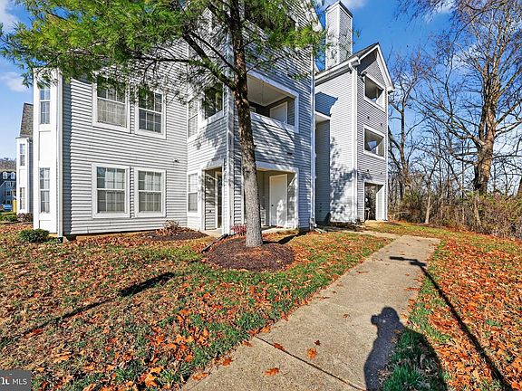 3rd image of 13616 Lord Sterling Pl #11-8