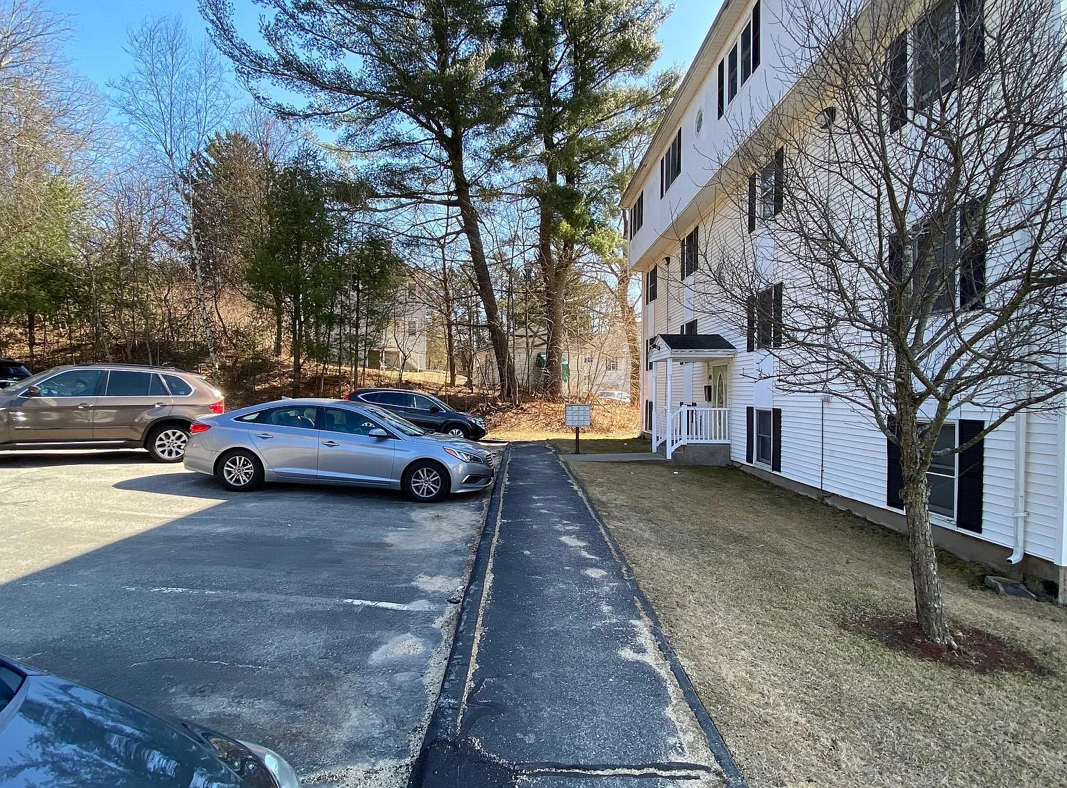 2 bed, 852 sqft, $1,900 — Photo 2