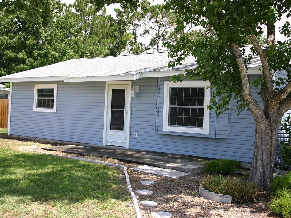 Front View/Southeast