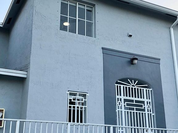 4th image of 126 NW South River Dr APT 302