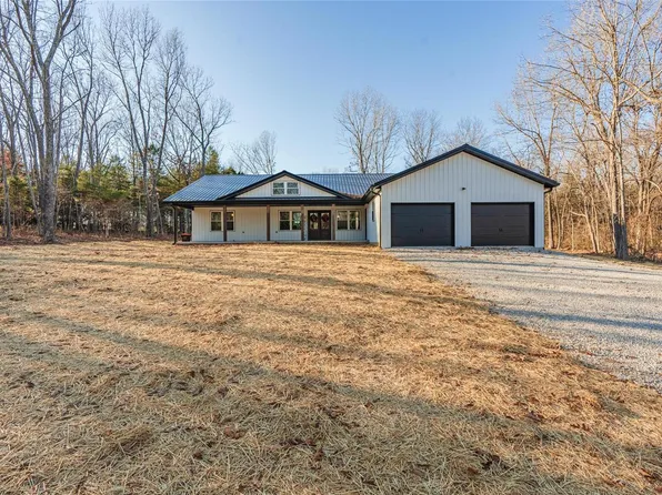 24445 Remington Ln, Lebanon, MO 65536