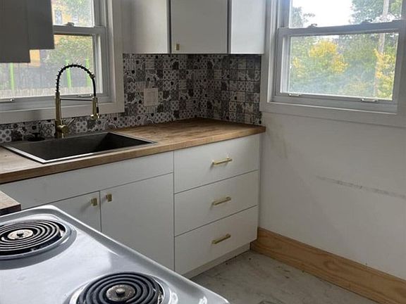 2nd image of 1080 7th St